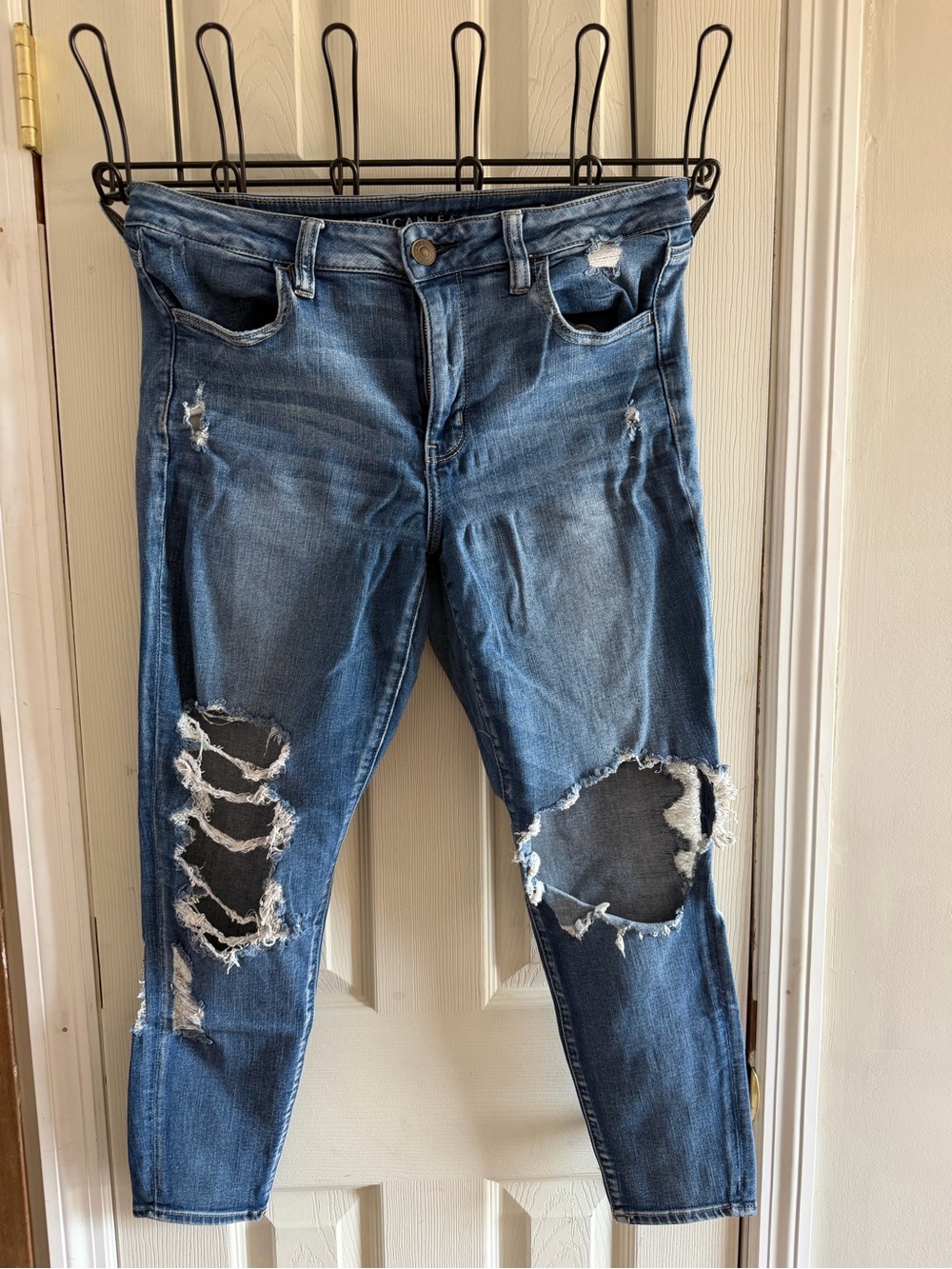 American Eagle Outfitters Distressed Dark Blue Ankle Jeans